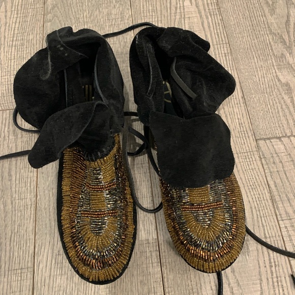 House of Harlow 1960 Moccasin Booties Beaded - Picture 4 of 10